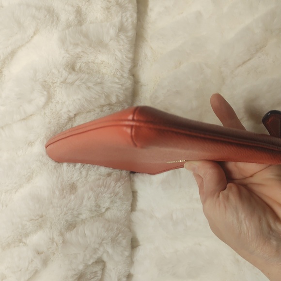 COACH Coral/Salmon Large Wristlet Clutch With Gold Chain Strap EUC - Picture 11 of 16